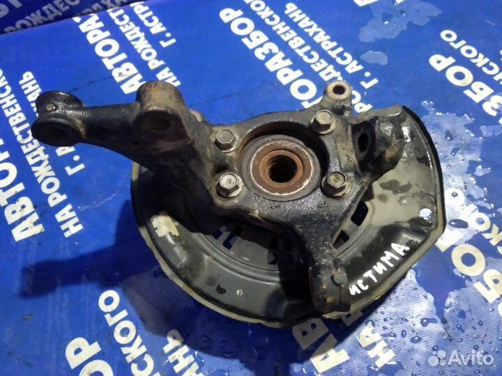 Передний левый поворотный кулак Toyota Estima