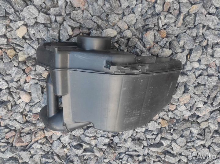 Пежо 3008 1436L6 резонатор воздушного фильтра