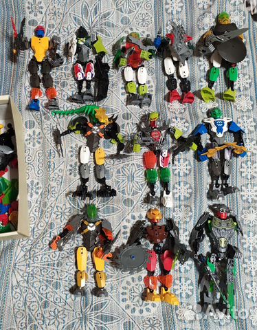 Игрушка робот (не лего)