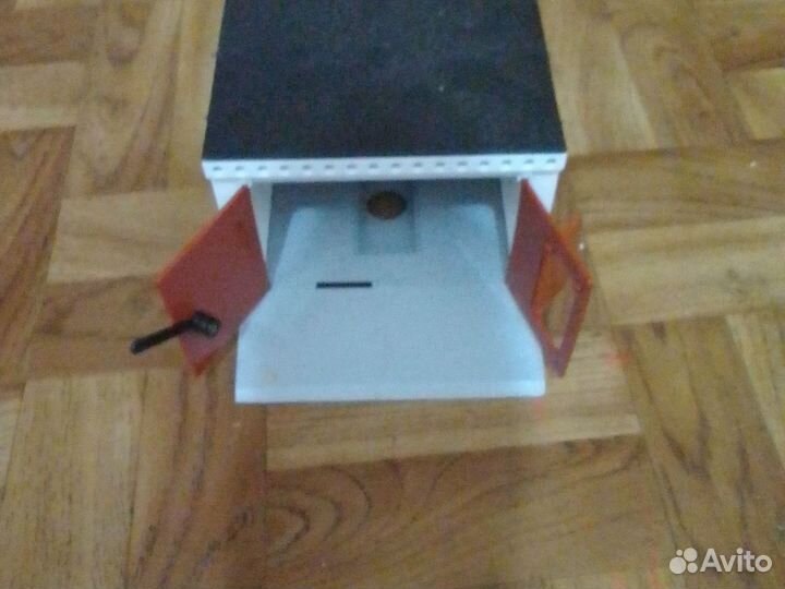 Гараж для игрушечных машинок