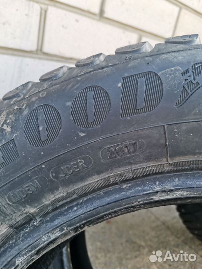 Goodyear Ultragrip Ice Arctic 215/60 R16 99T