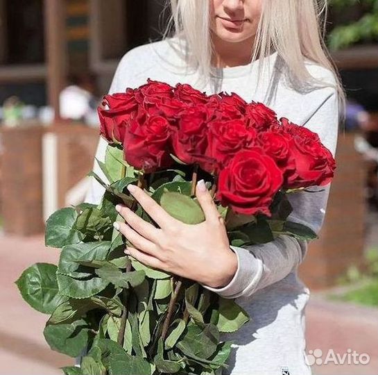 Метровые розы Доставка цветов