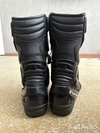 Мотоботы Forma