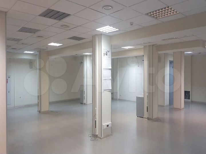 Сдам здание, 1824.8 м²