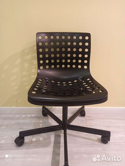 Офисное кресло