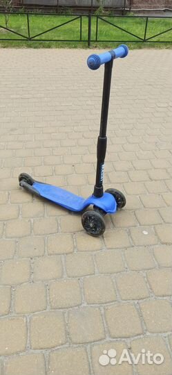 Самокат трехколесный Дерзкий (колеса светятся)