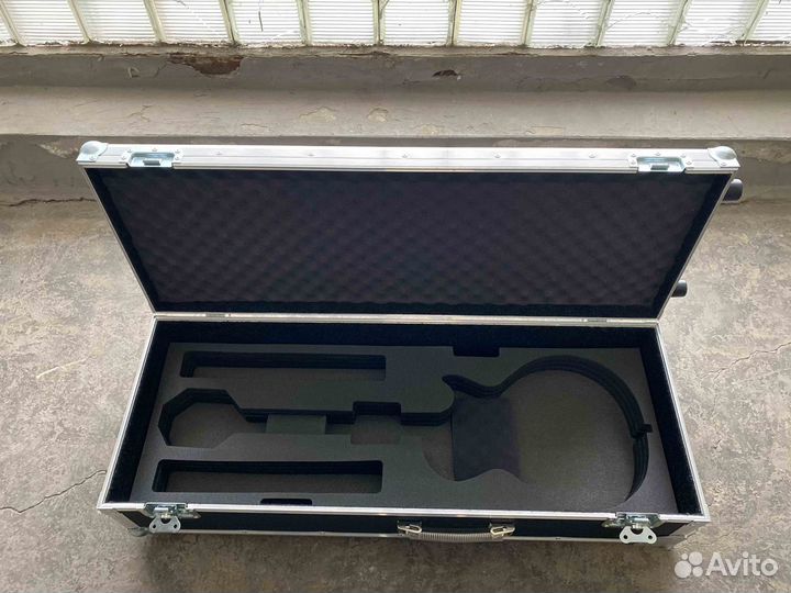 Кейс на колесах для 2-х электрогитар