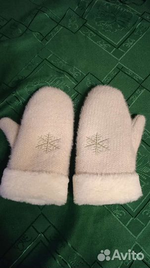 Варежки женские