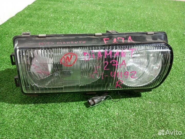 Фара галогеновая правая Mitsubishi Diamante F27A
