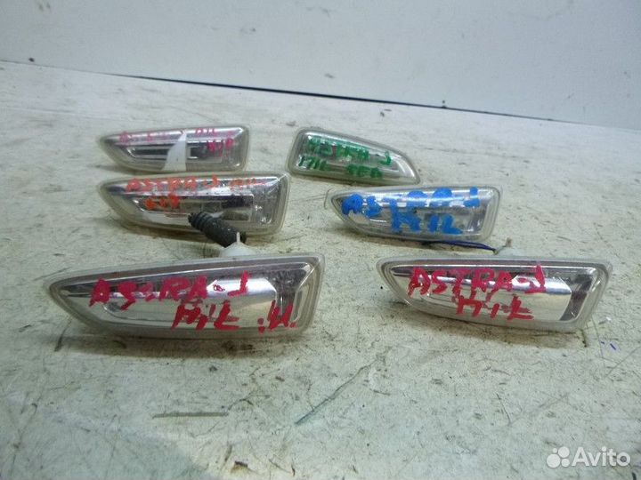 Повторитель на крыло левый opel astra J 2010