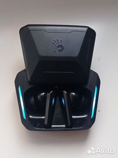 Беспроводные наушники бу Bloody M70