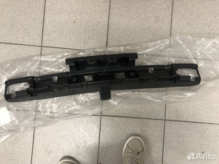 5271960020 Кронштейн решетки радиатора Lexus