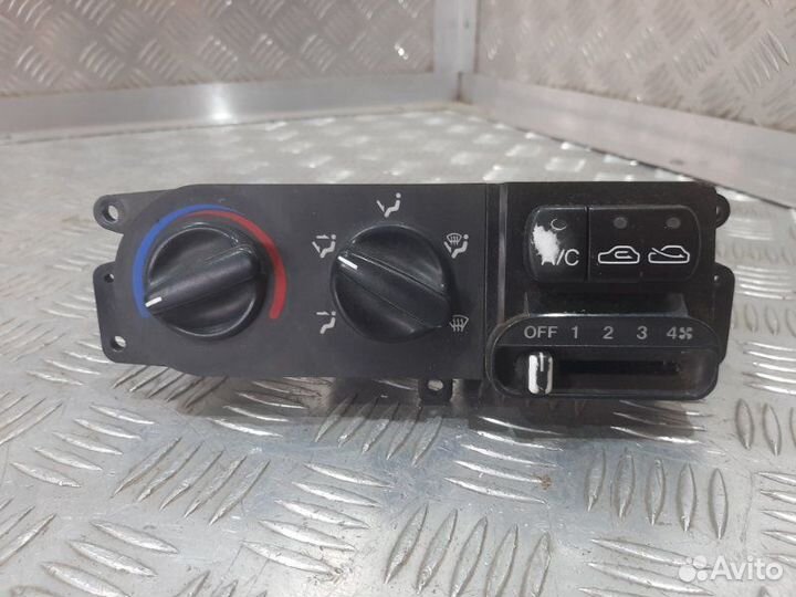 Блок управления отопителем Hyundai Lantra J2 G4GR