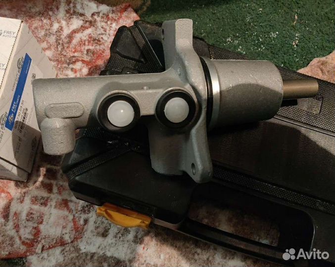 Тормозной цилиндр для Мерседес Бенс 901 и 904