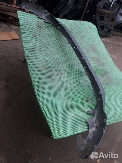 Губа бампера передняя Toyota Rav 4