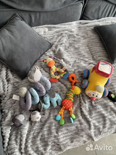 Игрушка на коляску