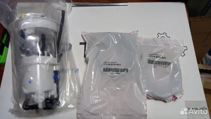 Фильтр топливный Honda Civic 5D 2006 (17048smge00)