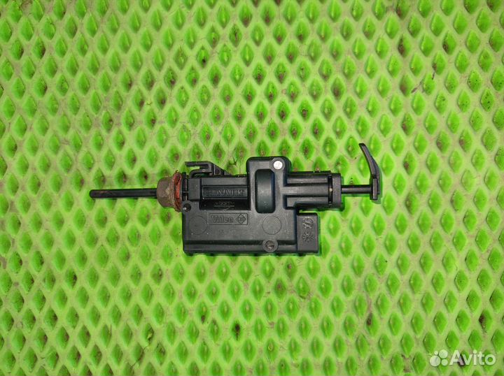 Активатор замка крышки бензобака Меган 2