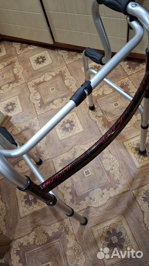 Ходунки для взрослых шагающие