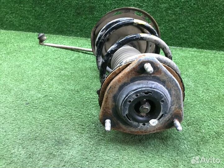 Амортизатор передний правый Toyota Rav4 2.0 2014