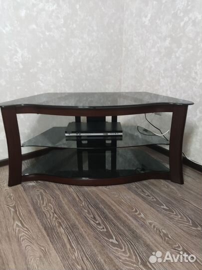 Стеклянная тумба под тв