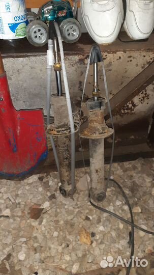 Задние стойки nissan almera classic оригинал