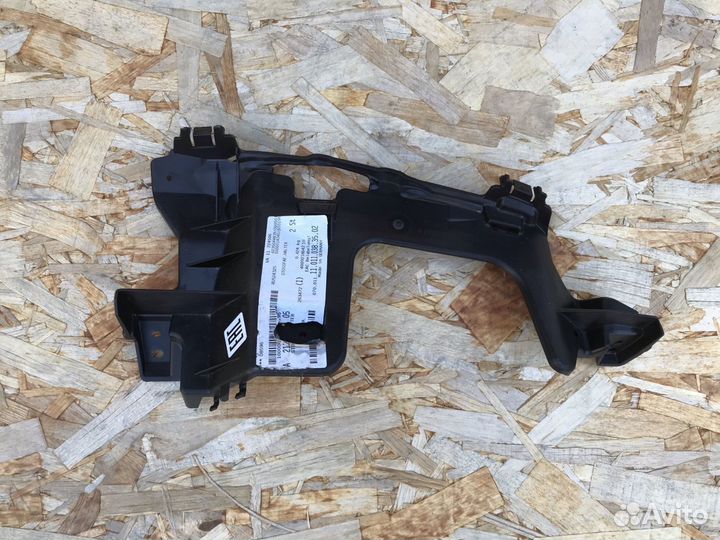 Кронштейн насадки глушителя Mercedes Benz E W213