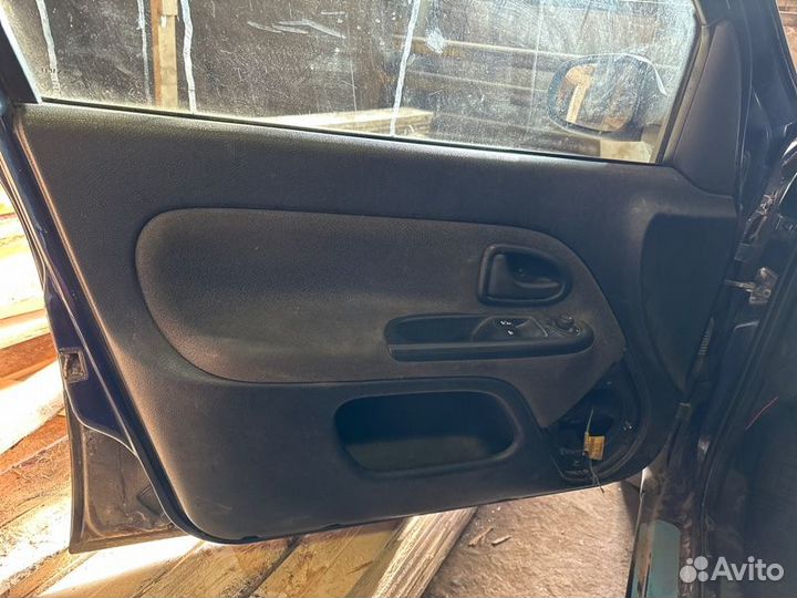 Обшивка двери Renault Clio хетчбек 1.5 DCI K9K