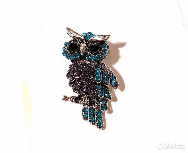 Броши со стразами разные. Подарок музыканту