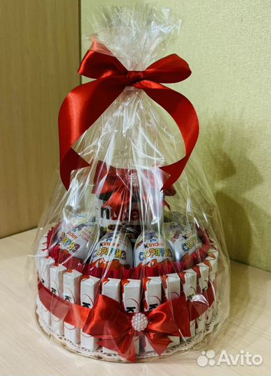 Букет/торт из конфет-киндеров