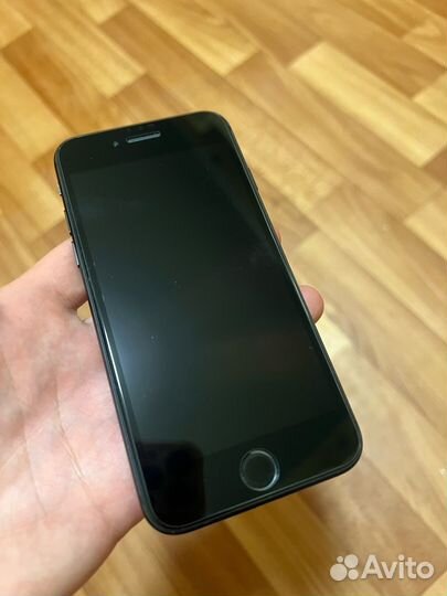 iPhone 7, 32 ГБ