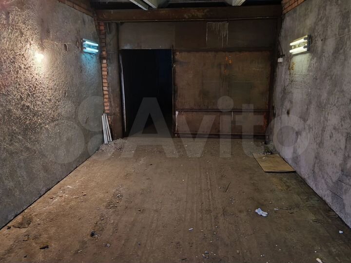 Гараж, > 30 м²