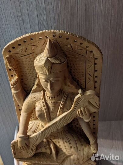 Статуэтка будды из дерева