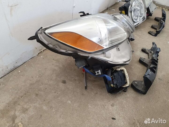Lexus GS300 комплект фар оригинал
