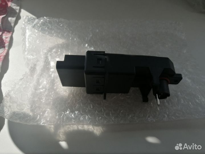 Доводчик стеклоподъемников рено сценик2