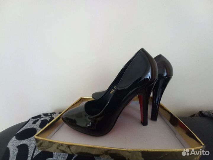 Туфли женские 37 размер новые