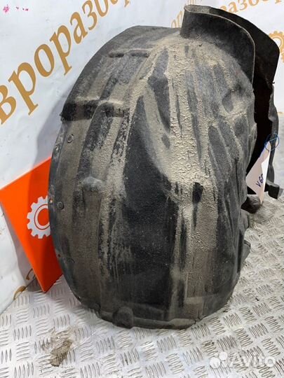 Подкрылок передний правый Volvo V60 FW48