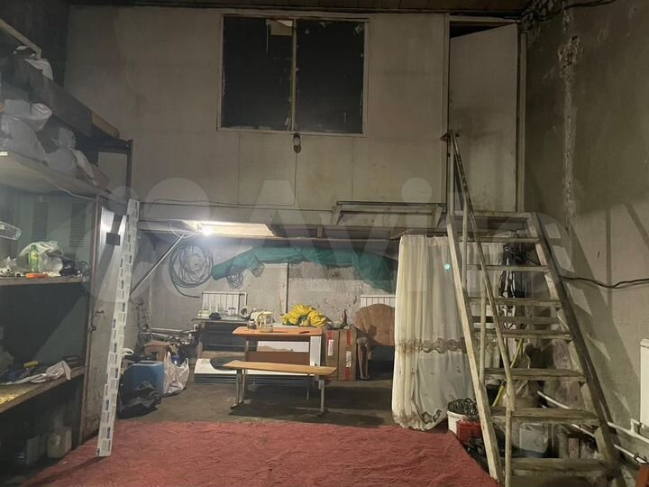 Гараж, > 30 м²