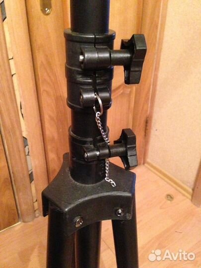 Стойки тренога для акустических колонок