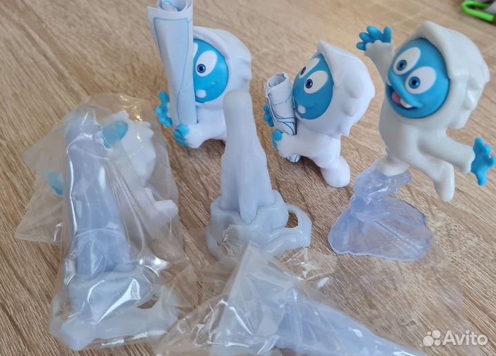 Игрушки из киндера макси