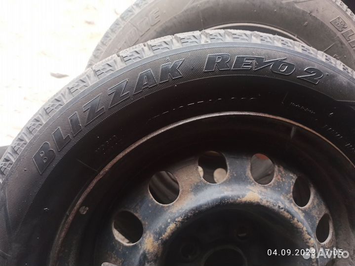 Bridgestone Blizzak Revo2 175/65 R14