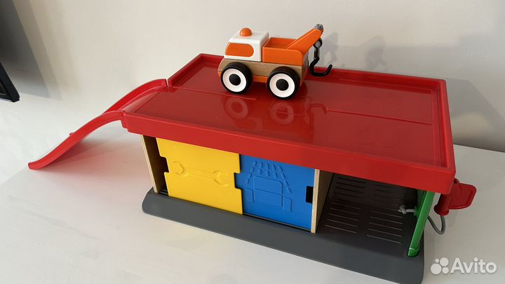 Гараж-парковка и машинка IKEA