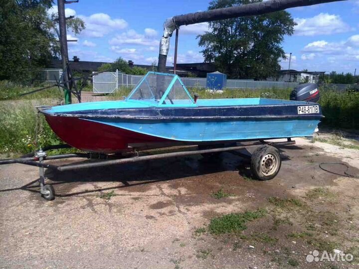 Моторная лодка с мотором Yamaha и прицепом