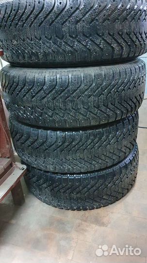 Goodyear UltraGrip 500 275/65 R17 115T