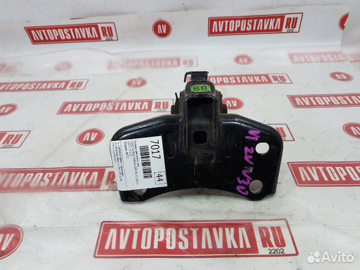 Подушка двигателя левая Toyota Prius ZVW30 2ZR-FXE