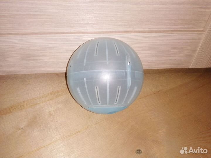 Клетка и другие предметы ухода для хомяков