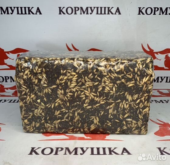 Углеводный брикет Фелуцен для лошадей и жеребят