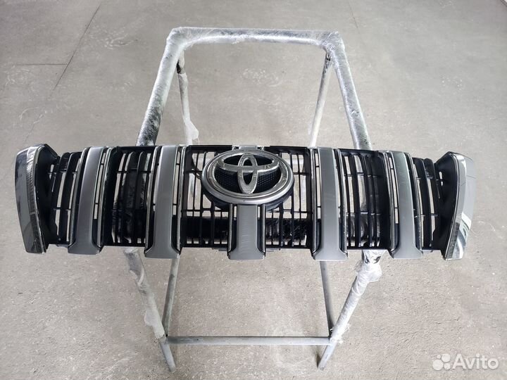 Toyota LC Prado 150 Решётка радиатора оригинал