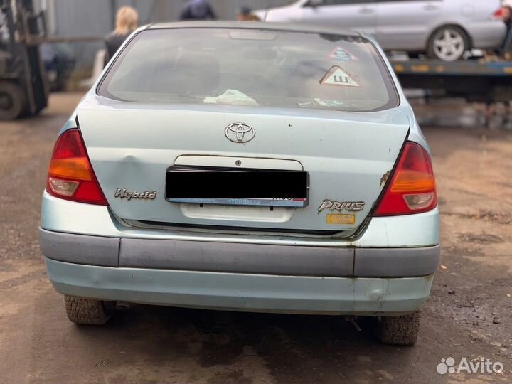В разборе Toyota Prius 1998 1.5 NZ