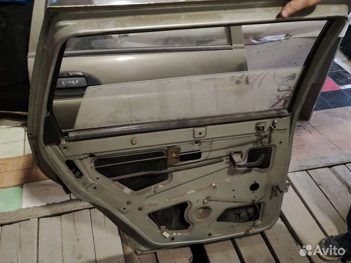 Двери задние ваз 2111